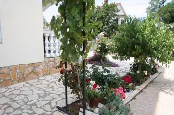 Two-Bedroom Apartment in Šilo for up to 6