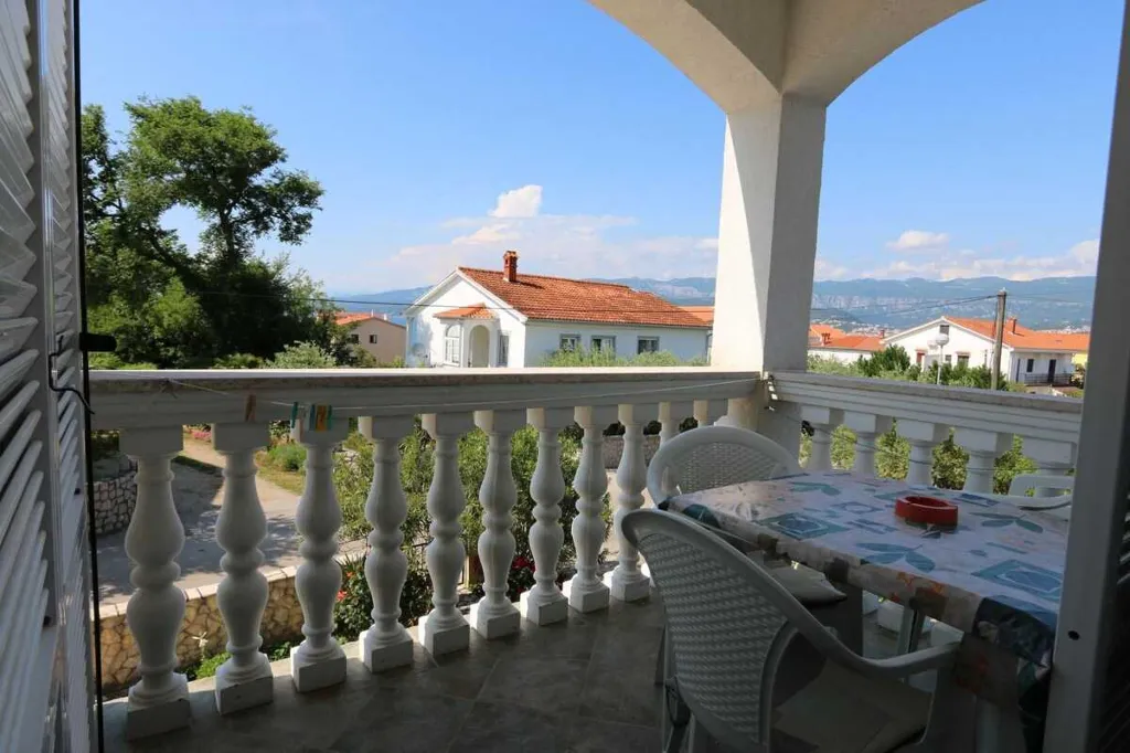 Two-Bedroom Apartment in Šilo for up to 6