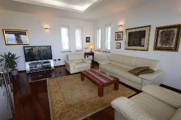 3-Bedroom House in Šilo for Up to 6 Guests