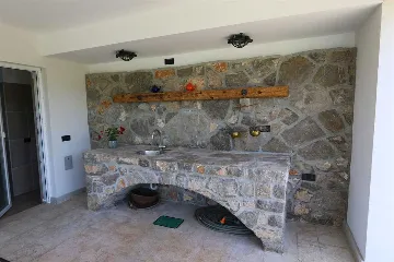 3-Bedroom House in Šilo for Up to 6 Guests