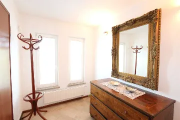 3-Bedroom House in Šilo for Up to 6 Guests