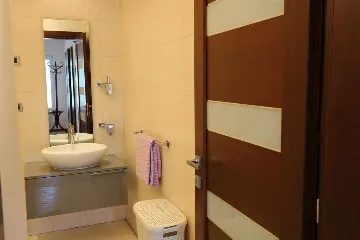 3-Bedroom House in Šilo for Up to 6 Guests