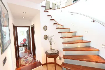 3-Bedroom House in Šilo for Up to 6 Guests