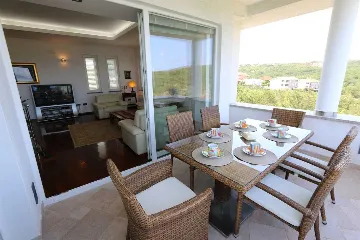 3-Bedroom House in Šilo for Up to 6 Guests