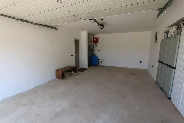 3-Bedroom House in Šilo for Up to 6 Guests