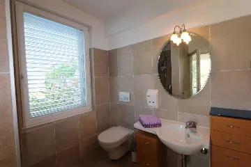 3-Bedroom House in Šilo for Up to 6 Guests