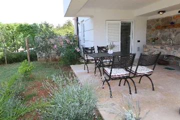 3-Bedroom House in Šilo for Up to 6 Guests