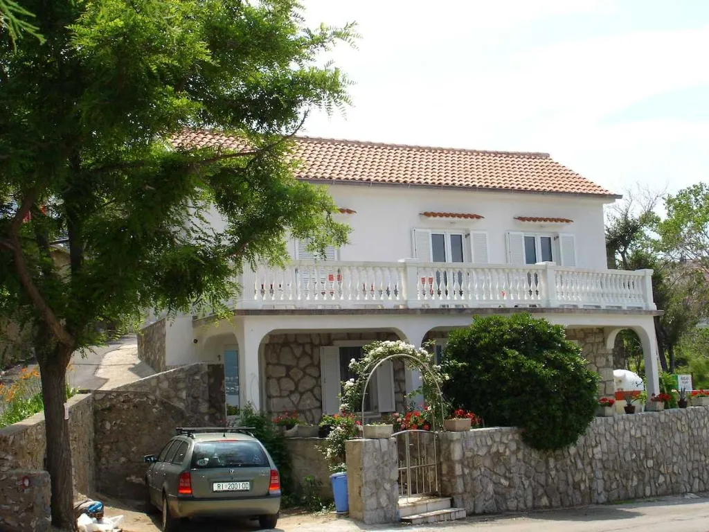 Apartment for 4 Guests in Šilo with Sea View