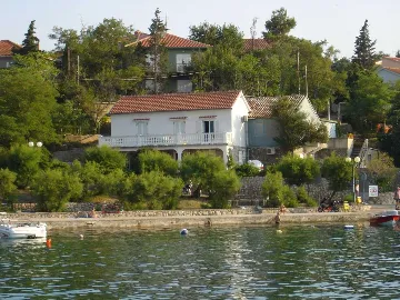Apartment for 4 Guests in Šilo with Sea View