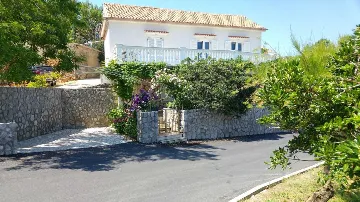 Apartment for 4 Guests in Šilo with Sea View