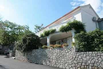 Apartment for 4 Guests in Šilo with Sea View