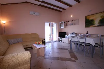 Šilo Apartment for up to 6 Guests