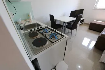 Apartment for 2 Guests in Šilo with Parking