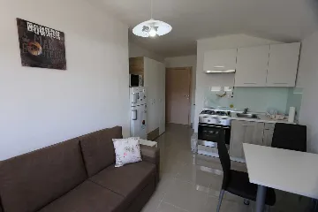 Apartment for 2 Guests in Šilo with Parking