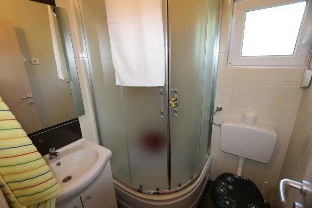 Apartment for 2 Guests in Šilo with Parking