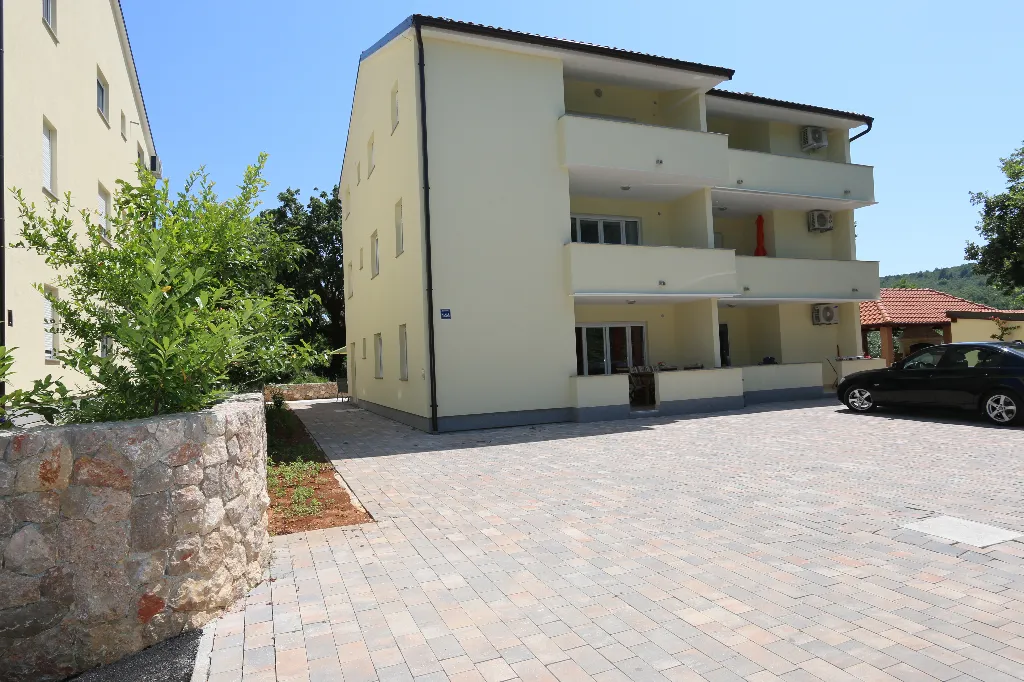 Apartment for 2 Guests in Šilo with Parking