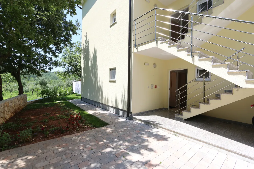Apartment for 2 Guests in Šilo with Parking