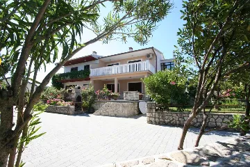 Šilo 2-Bedroom Apartment with Sea-View Balcony