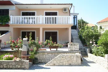 Šilo 2-Bedroom Apartment with Sea-View Balcony