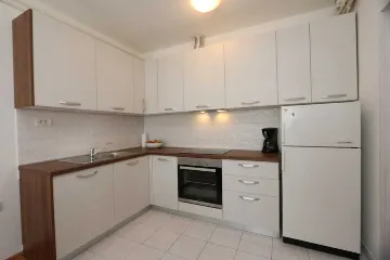 Šilo 2-Bedroom Apartment with Sea-View Balcony