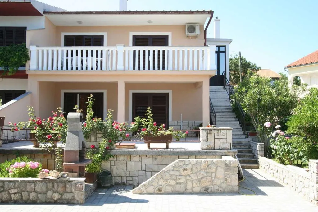Šilo 2-Bedroom Apartment for Up to 5 Guests