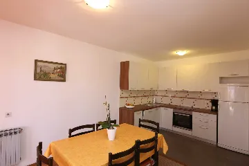 Šilo 2-Bedroom Apartment for Up to 5 Guests