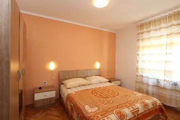 Šilo 2-Bedroom Apartment for Up to 5 Guests