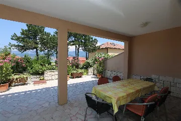 Šilo 2-Bedroom Apartment for Up to 5 Guests