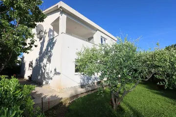 1-Bedroom Apartment in Šilo for Up to 3 Guests