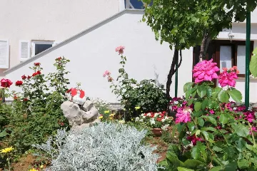 1-Bedroom Apartment in Šilo for Up to 3