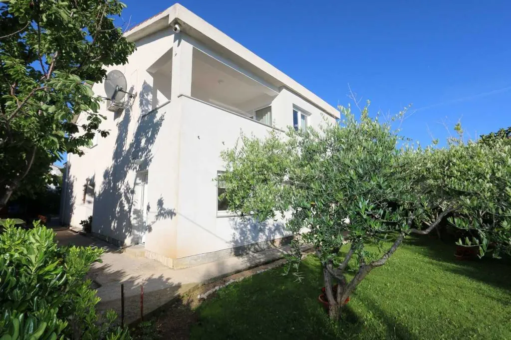 1-Bedroom Apartment in Šilo for Up to 3