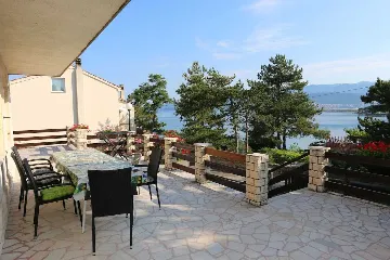 Šilo 3-Bedroom Apartment with Sea-View Terrace