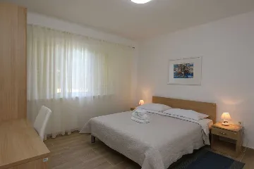 Šilo 3-Bedroom Apartment with Sea-View Terrace