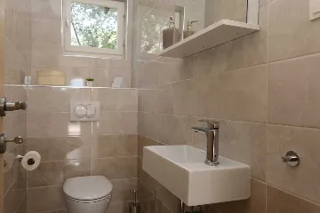 Šilo 3-Bedroom Apartment with Sea-View Terrace