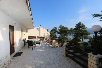 Šilo 3-Bedroom Apartment with Sea-View Terrace