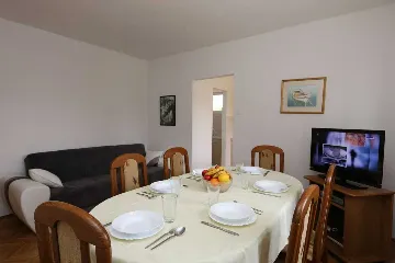 Šilo 3-Bedroom Apartment with Sea-View Terrace