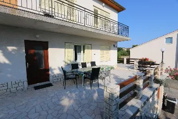 Šilo 3-Bedroom Apartment with Sea-View Terrace
