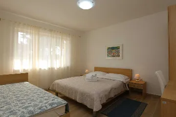 Šilo 3-Bedroom Apartment with Sea-View Terrace