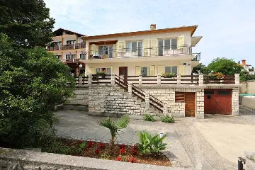 Apartment with Sea View in Šilo for Up to 7