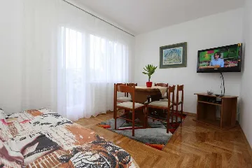 Apartment with Sea View in Šilo for Up to 7