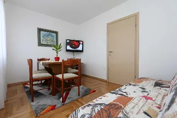 Apartment with Sea View in Šilo for Up to 7