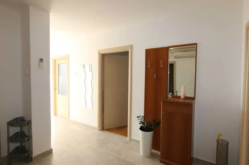 Apartment with Sea View in Šilo for Up to 7