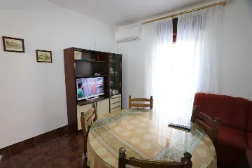 Two-Bedroom Apartment in Šilo for Up to 5 Guests