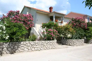 Two-Bedroom Apartment in Šilo for Up to 5 Guests