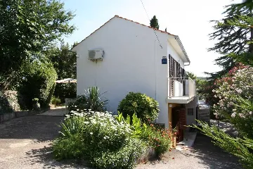 Šilo 1-Bedroom Apartment for Up to 4 Guests