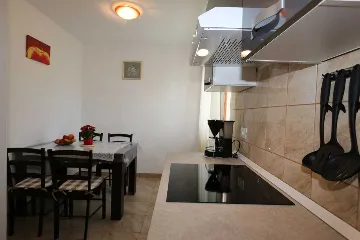 Šilo 1-Bedroom Apartment with Sea View & Terrace