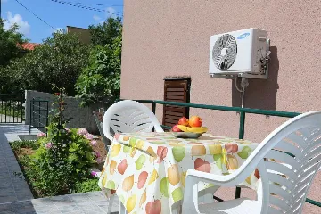 Šilo 1-Bedroom Apartment with Sea View & Terrace