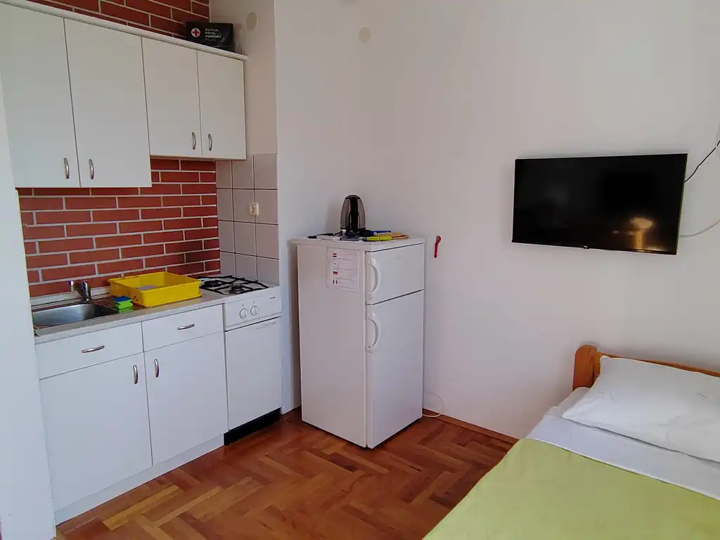 1-Bedroom Apartment in Šilo for Up to 3