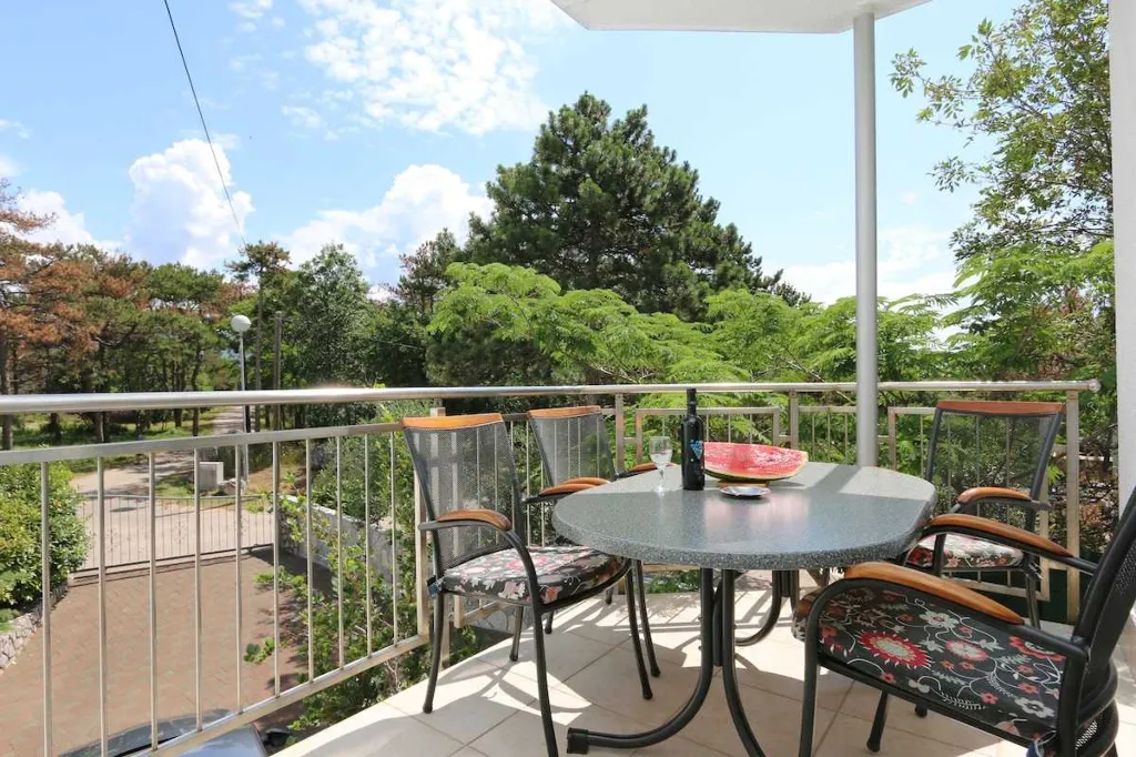 Šilo 2-Bedroom Apartment for up to 5 Guests