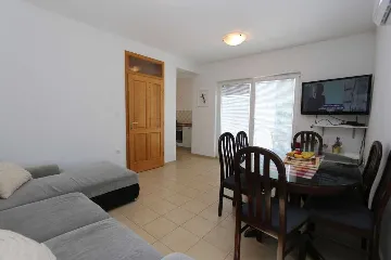 Šilo 2-Bedroom Apartment for up to 5 Guests